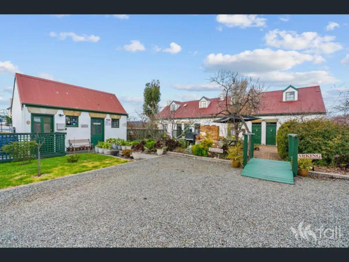 Sorell Barracks Buitenkant foto